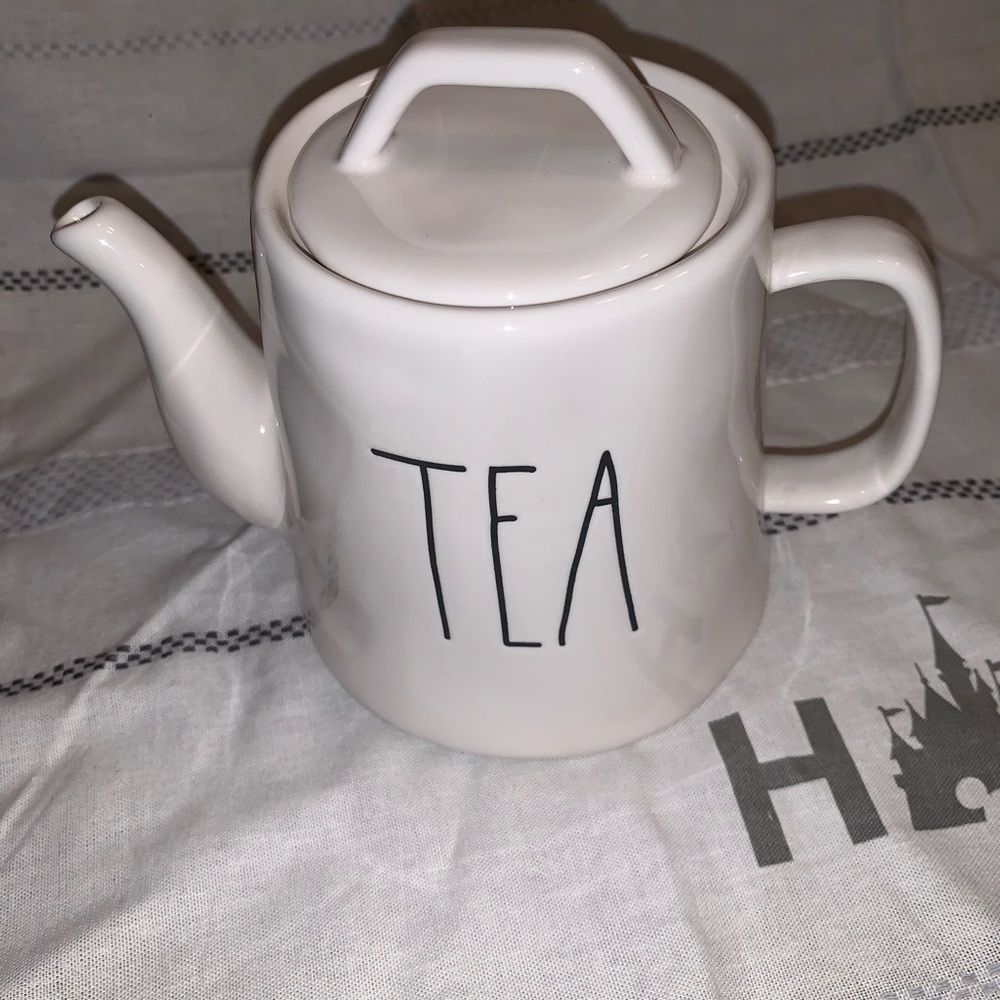 Rae Dunn tea pot